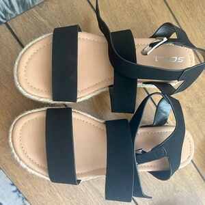 Black wedge sandles